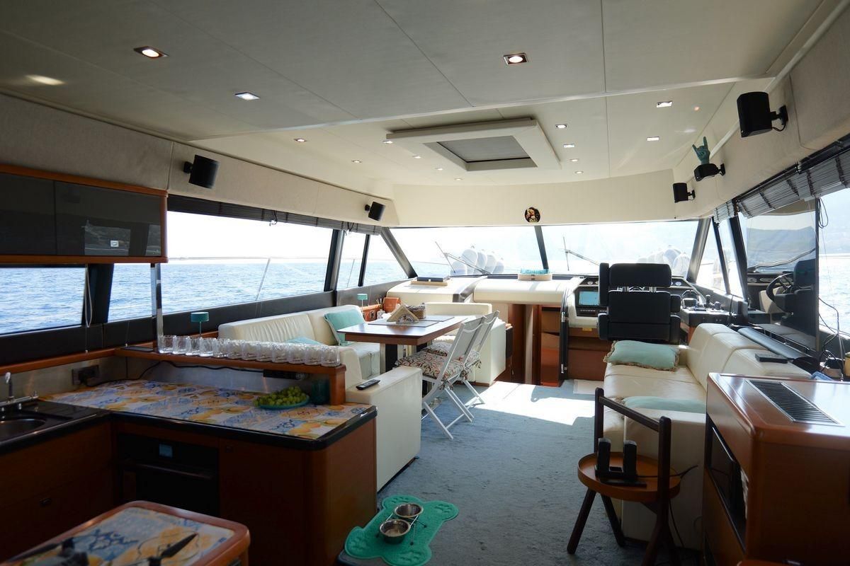 2013 Prestige 62 