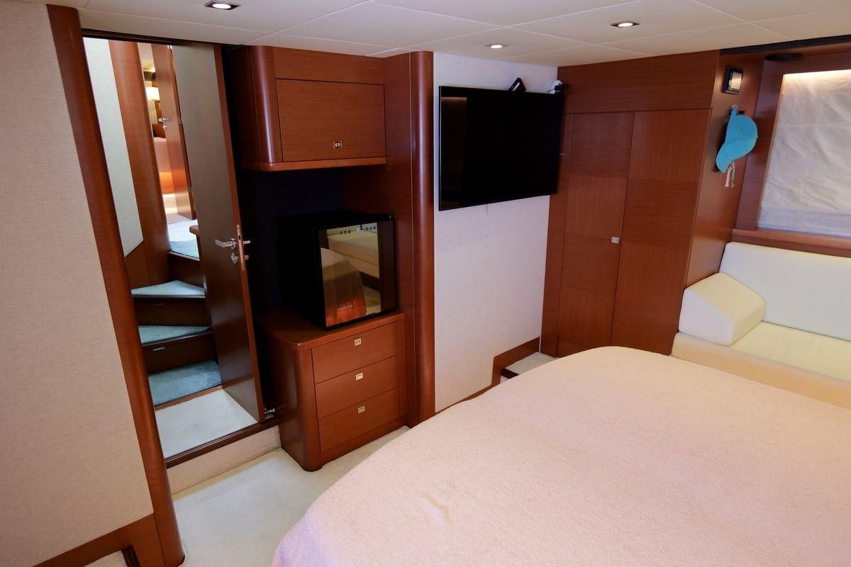 2013 Prestige 62 