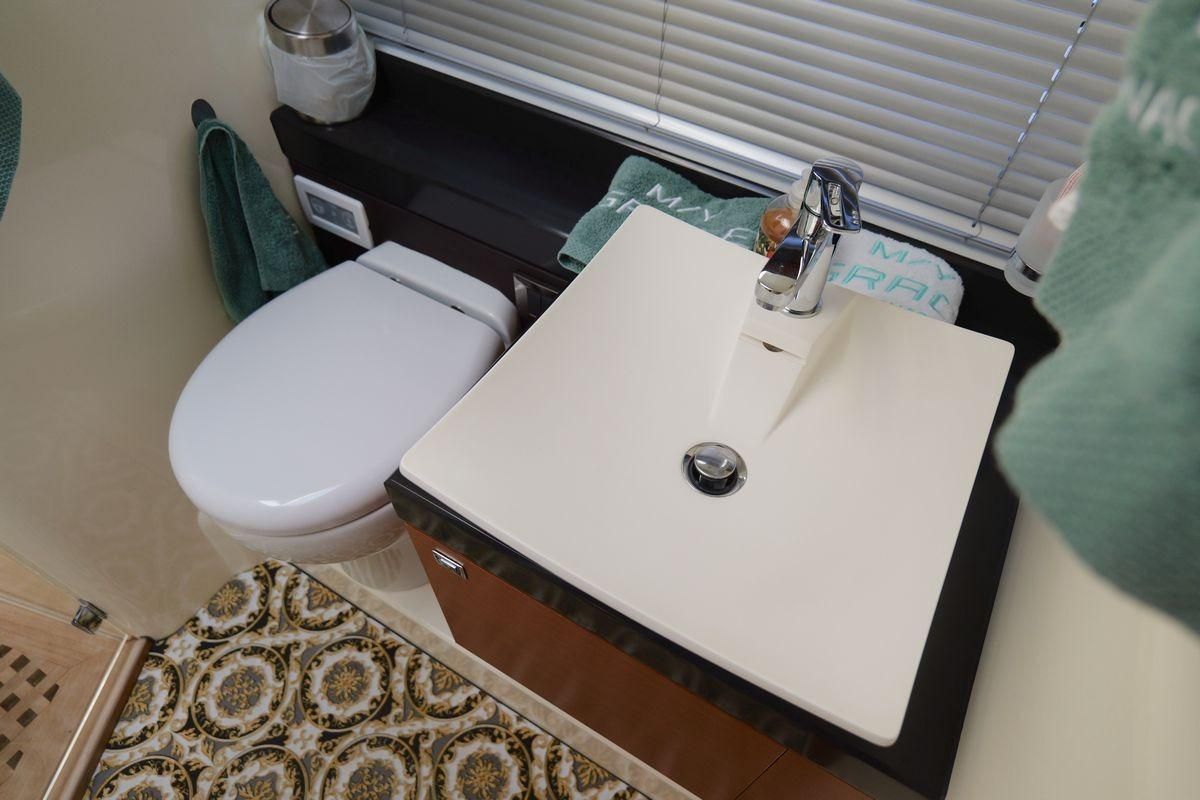 2013 Prestige 62 