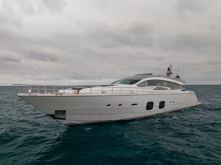 Naav Yacht Photos Pics 