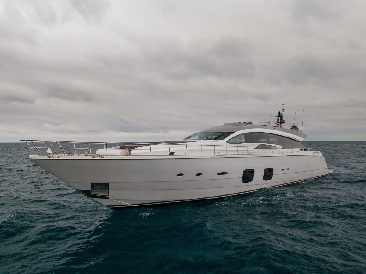 2018 Pershing 108 