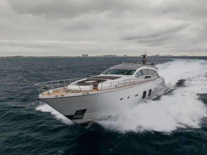 Naav Yacht Photos Pics 