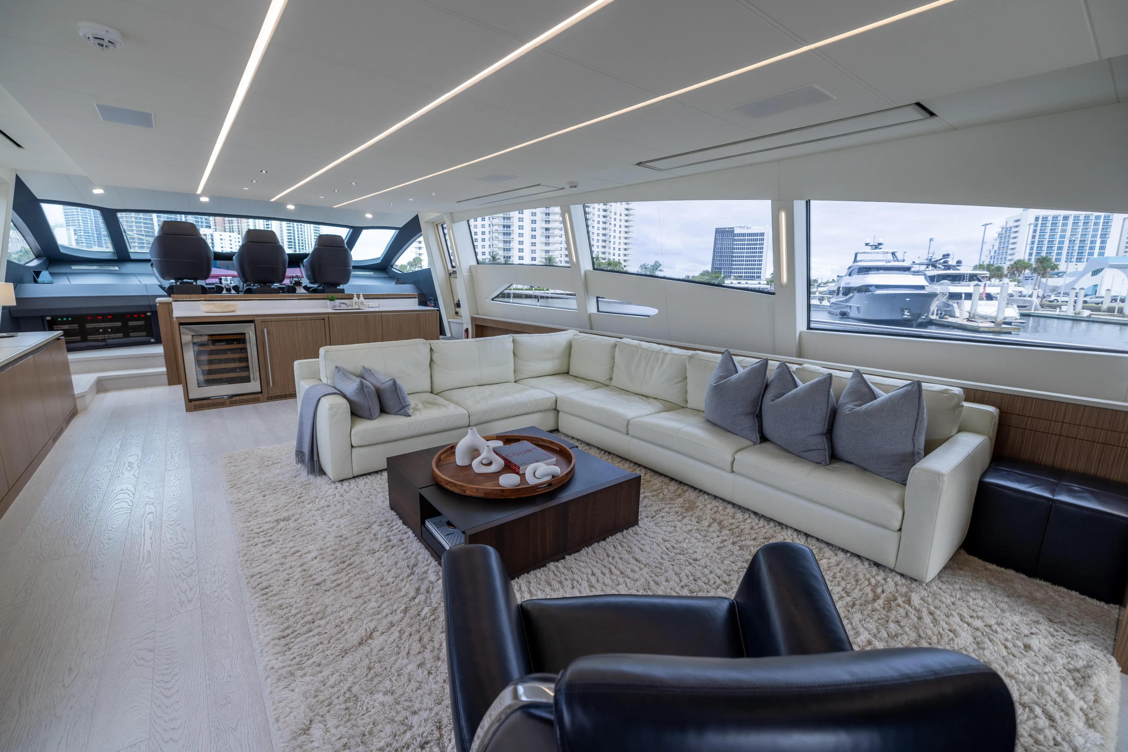 Naav Yacht Photos Pics 