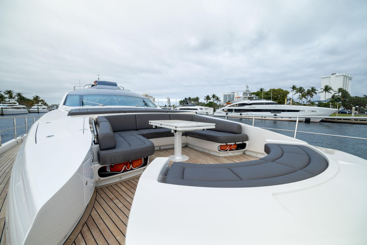 2018 Pershing 108 