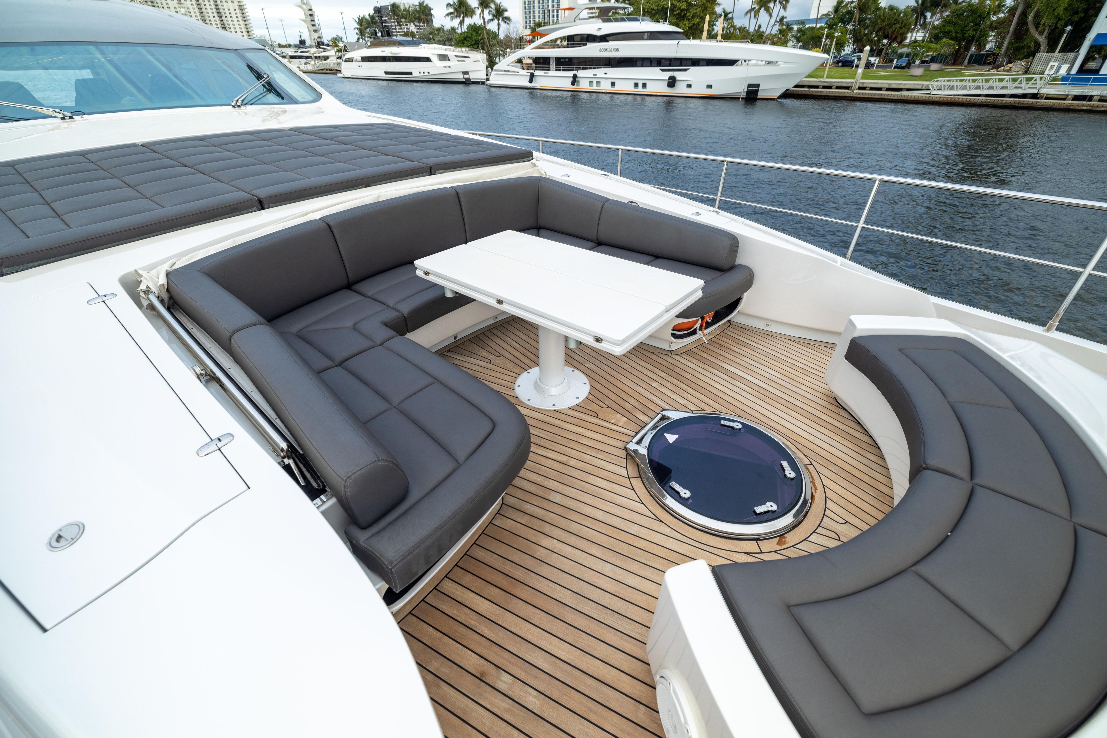Yacht