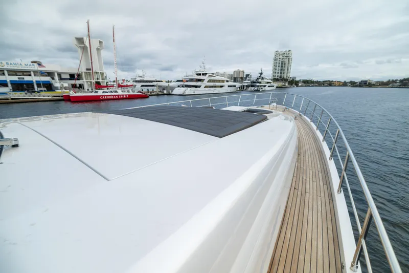 Naav Yacht Photos Pics 