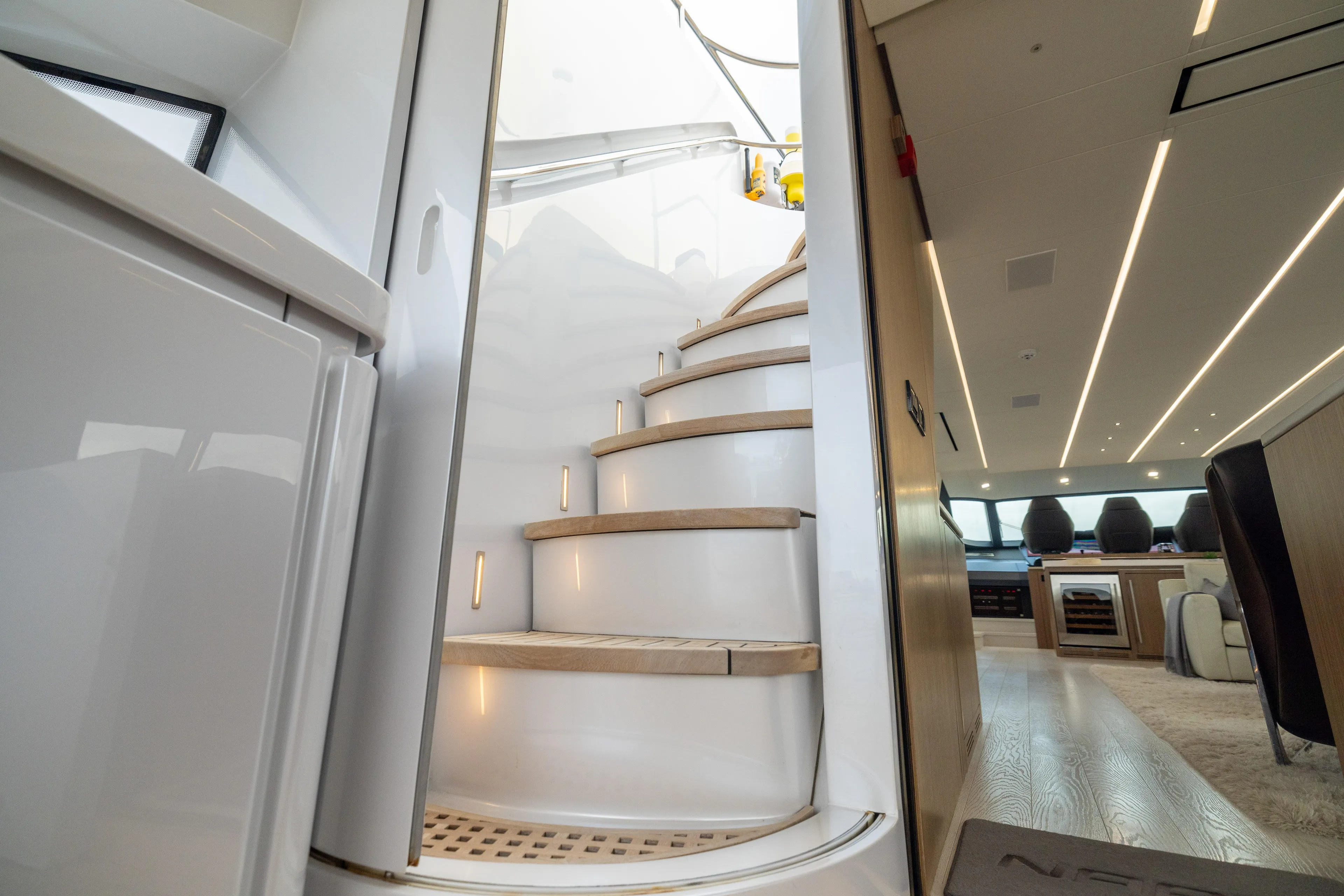 Naav Yacht Photos Pics 