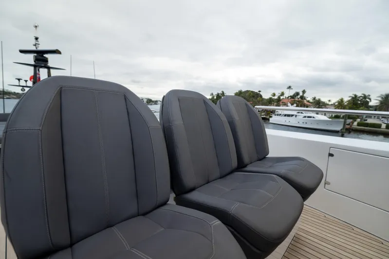 Naav Yacht Photos Pics 