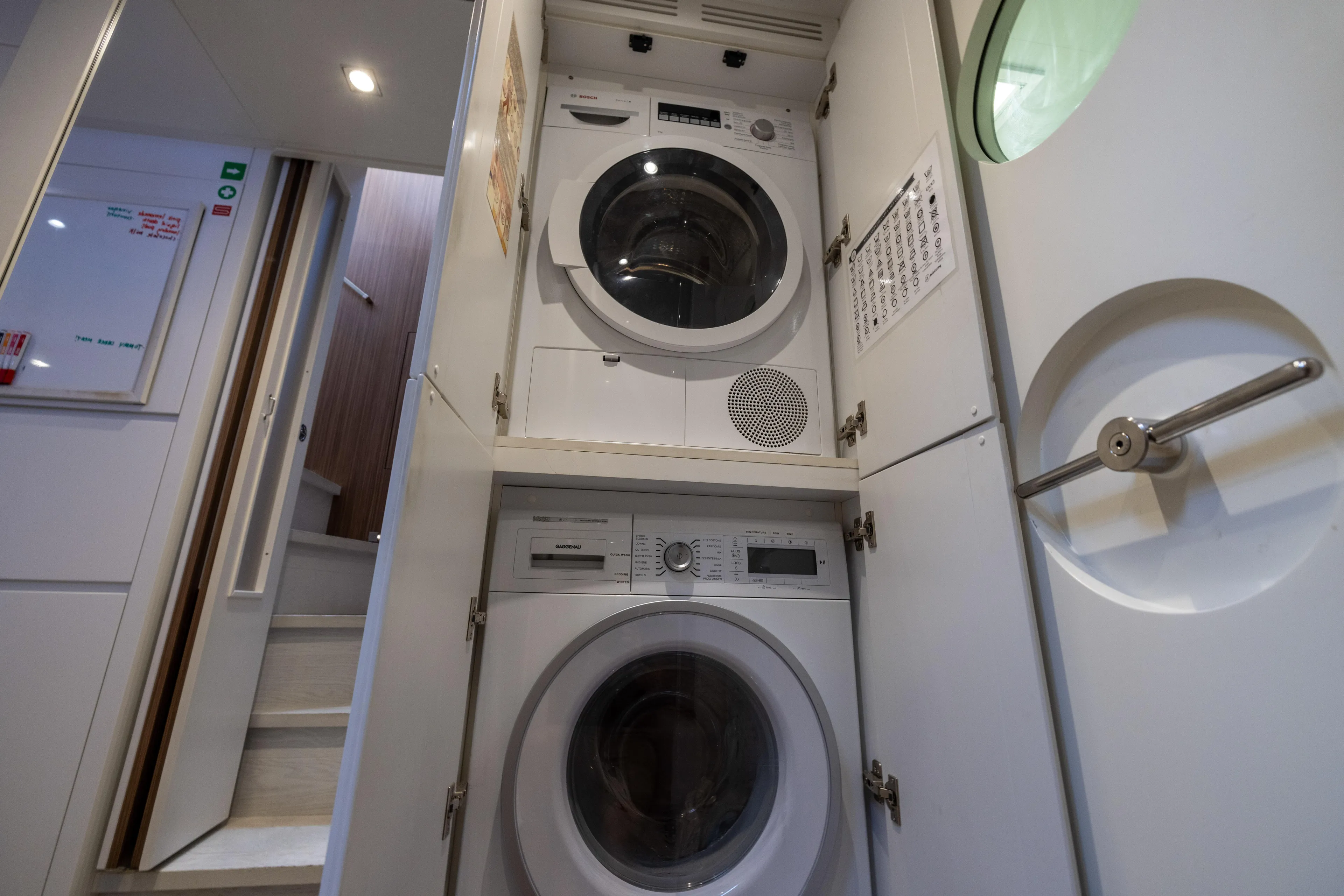 Naav Yacht Photos Pics 