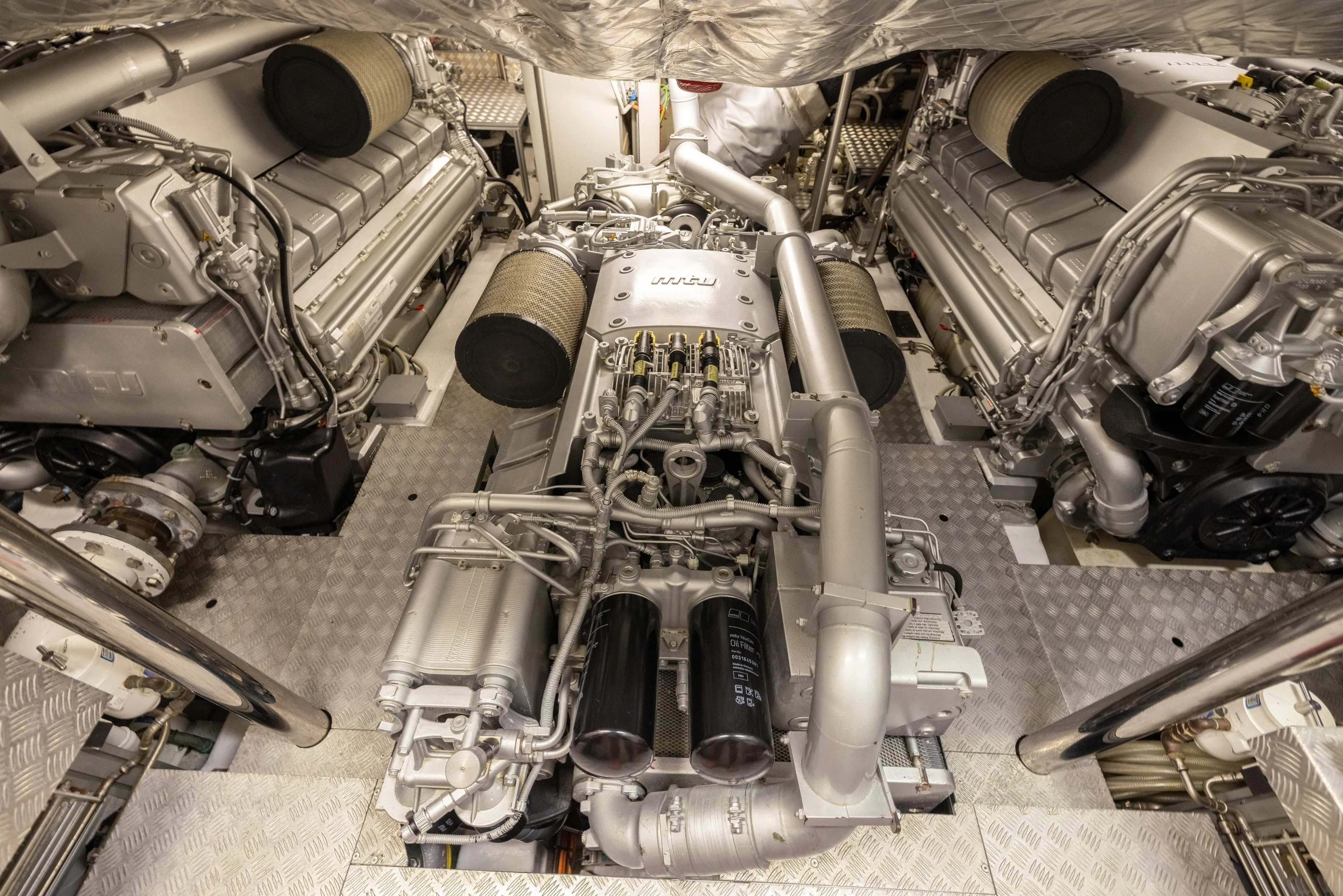 Naav Yacht Photos Pics 