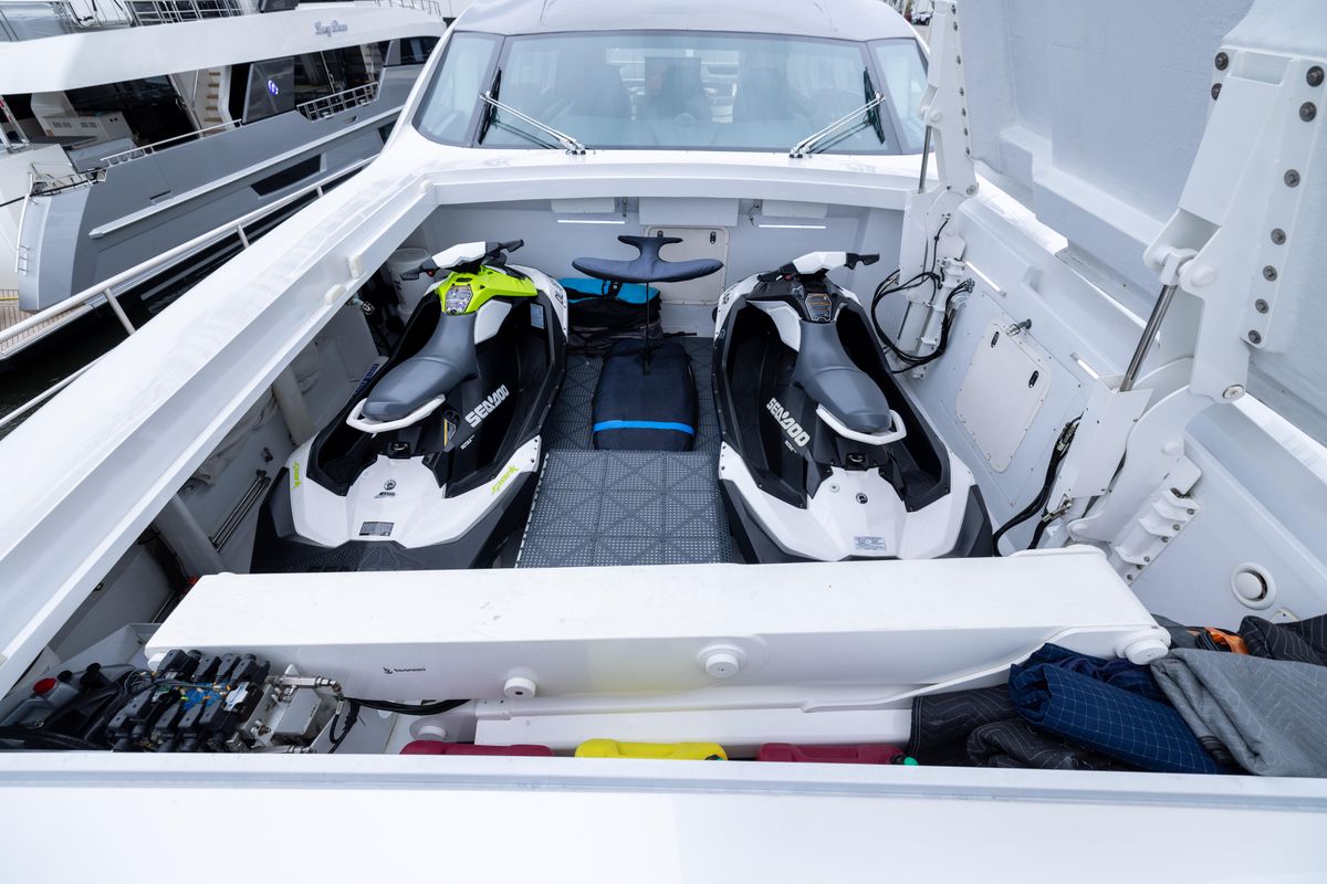 2018 Pershing 108 