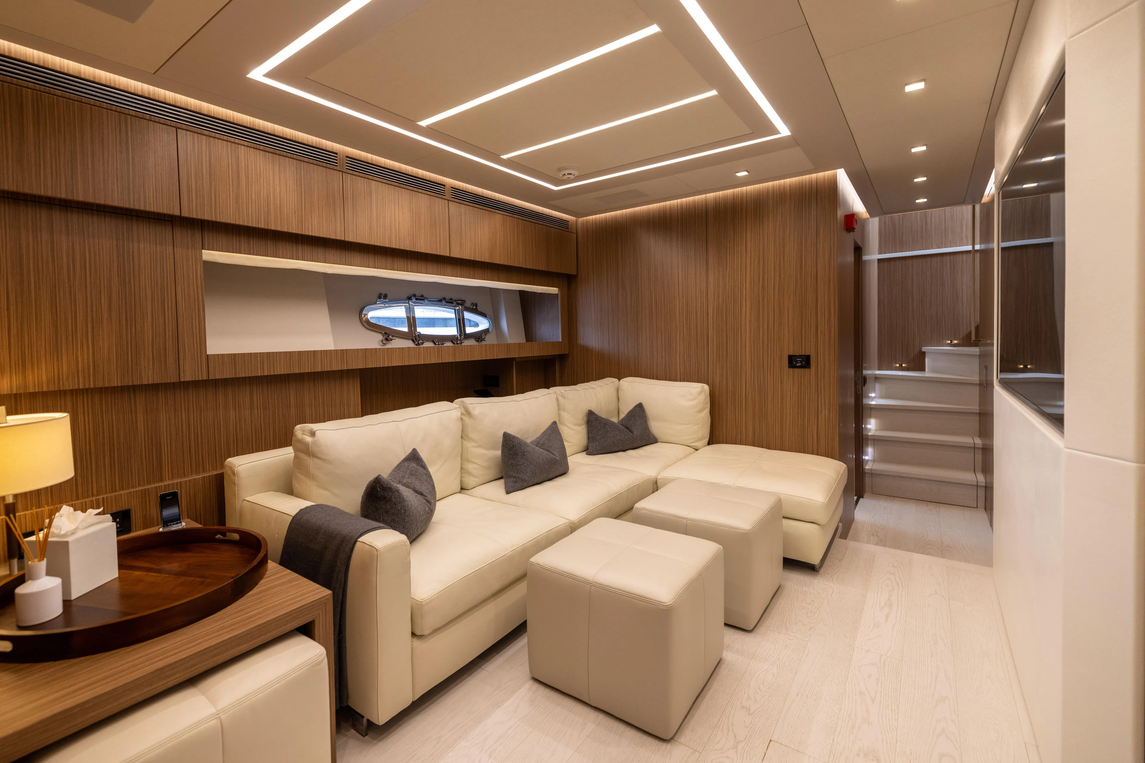 Naav Yacht Photos Pics 