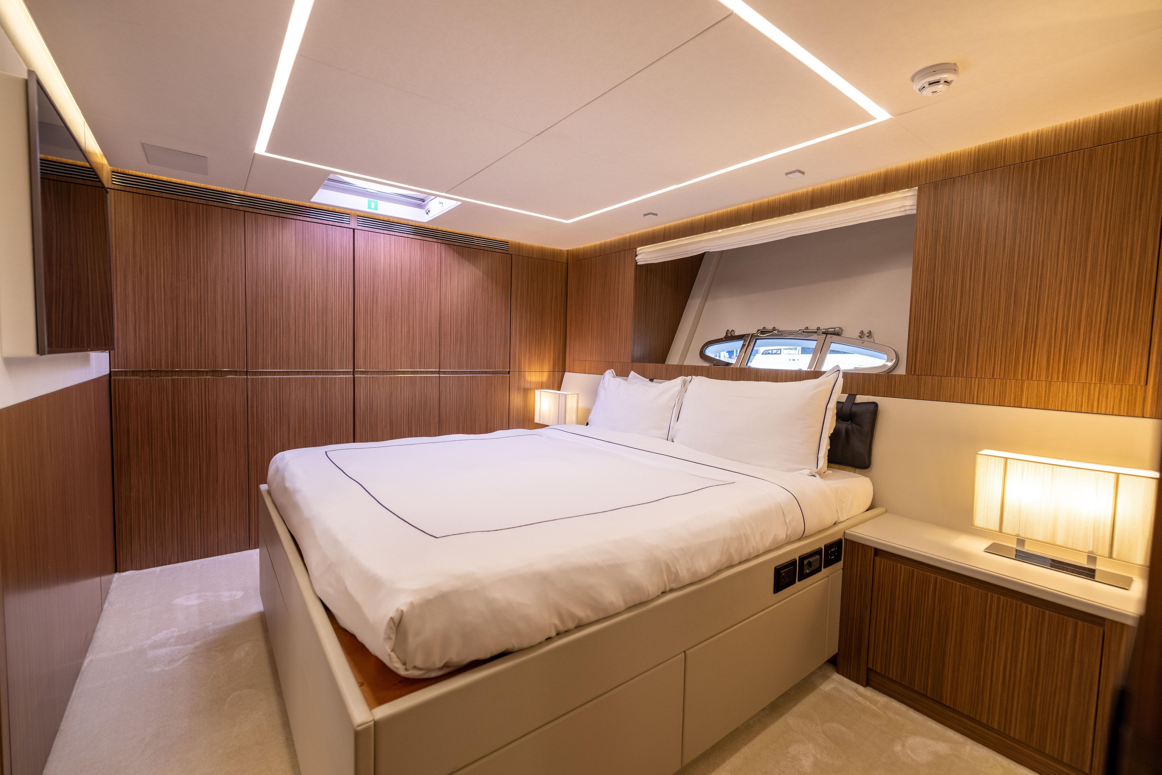 2018 Pershing 108 