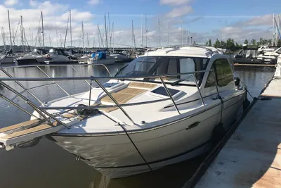 Cutwater C-24 Coupe