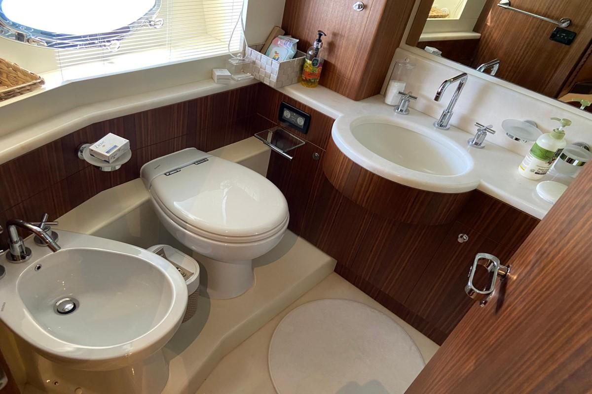 2009 Riva 85 