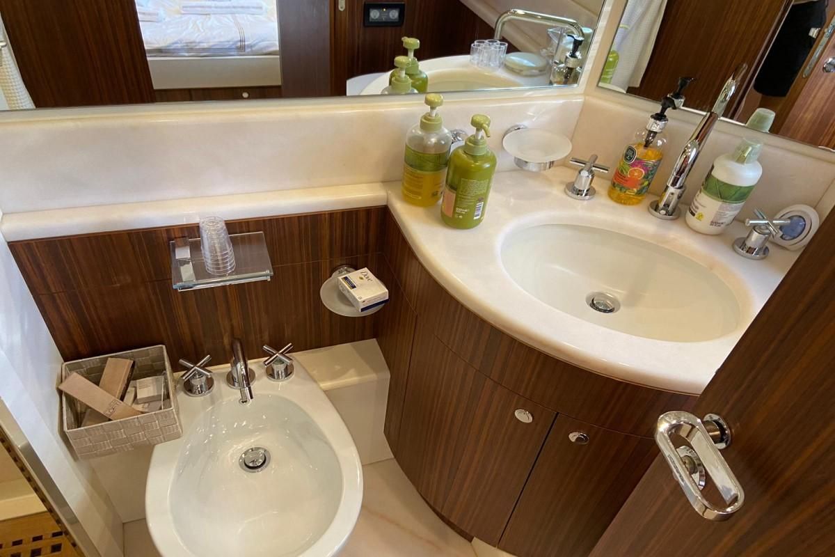 2009 Riva 85 