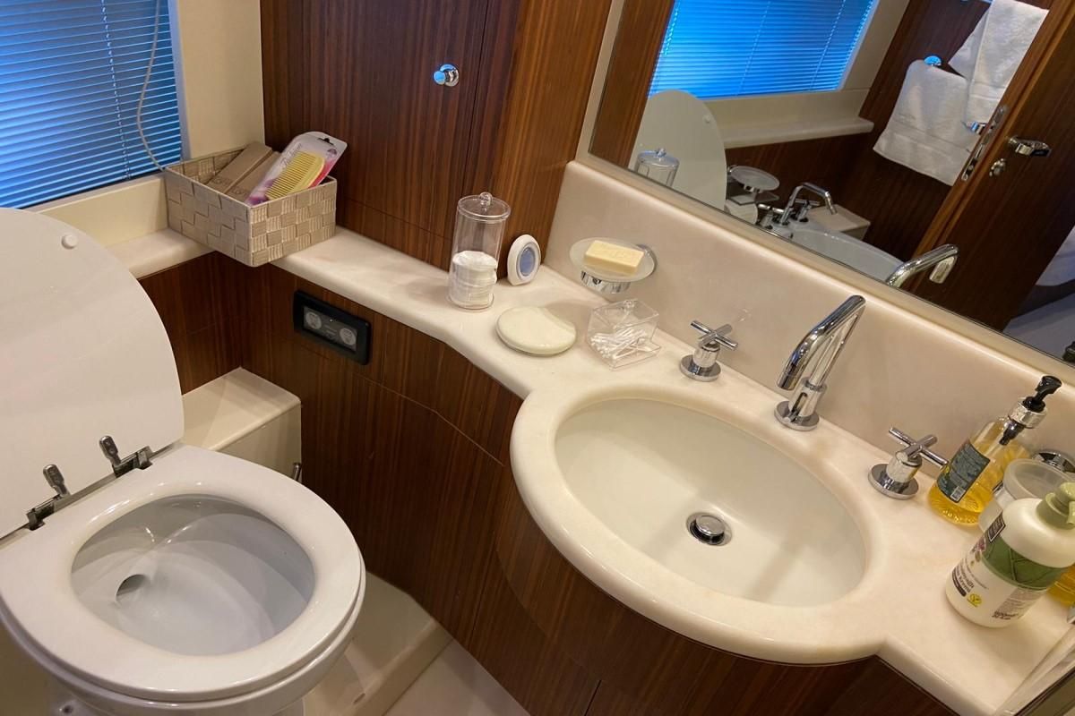 2009 Riva 85 