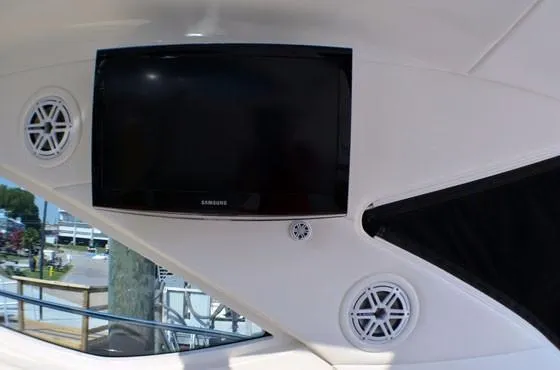  Yacht Photos Pics Samsung TV and speakers on 2012 Sea Ray 540 Sundancer yacht interior.