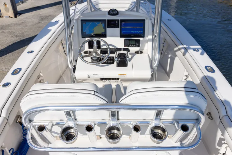  Yacht Photos Pics 2018 Jupiter 26 FS boat cockpit with modern navigation system and sleek design.