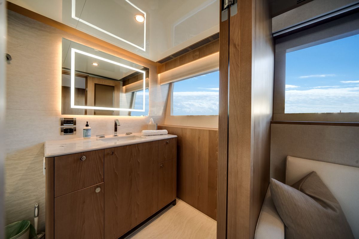 2025 Ocean Alexander 95 