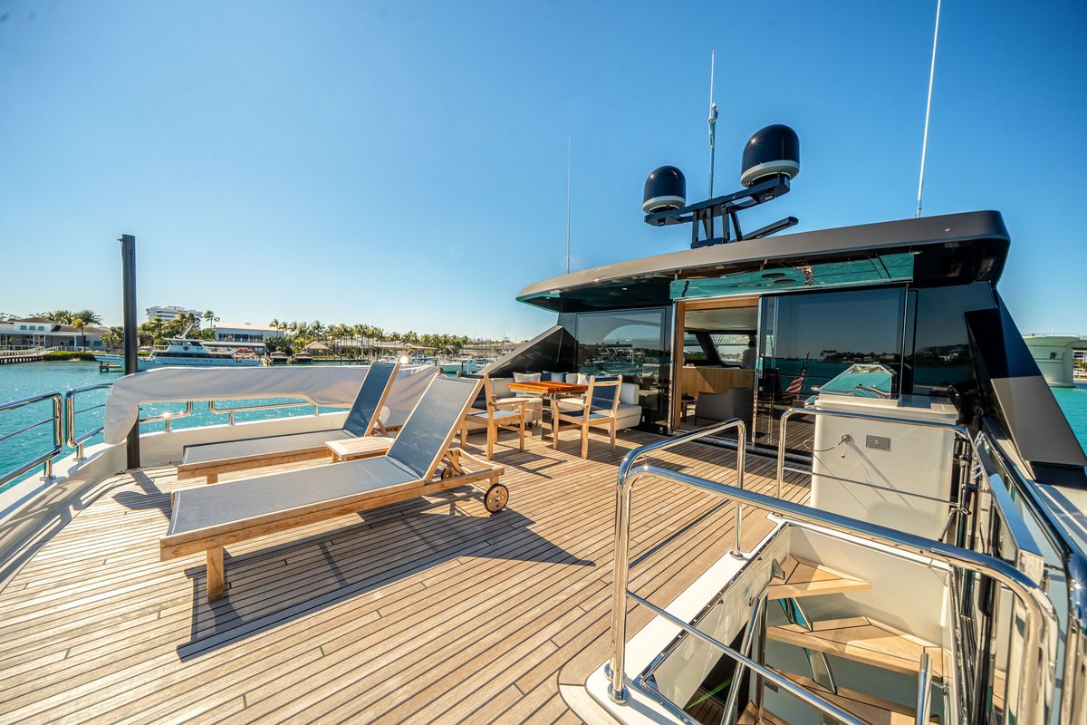 2025 Ocean Alexander 95 