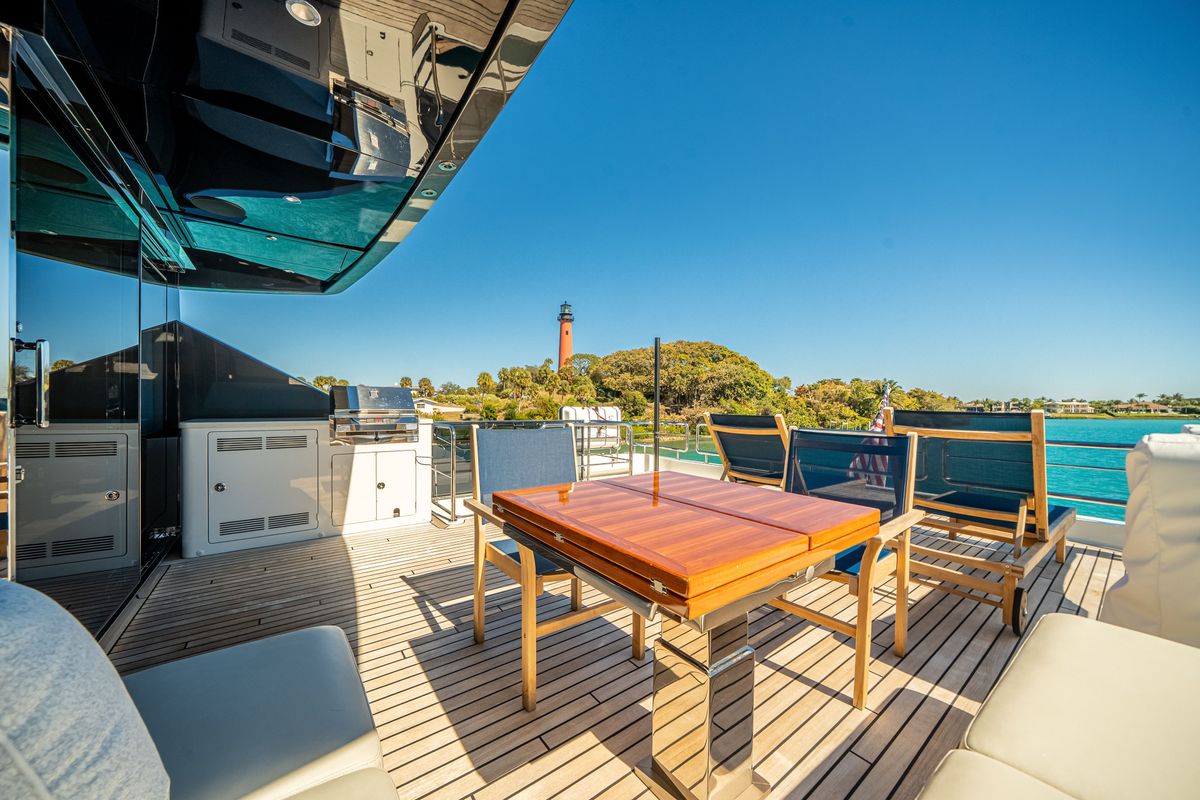 2025 Ocean Alexander 95 