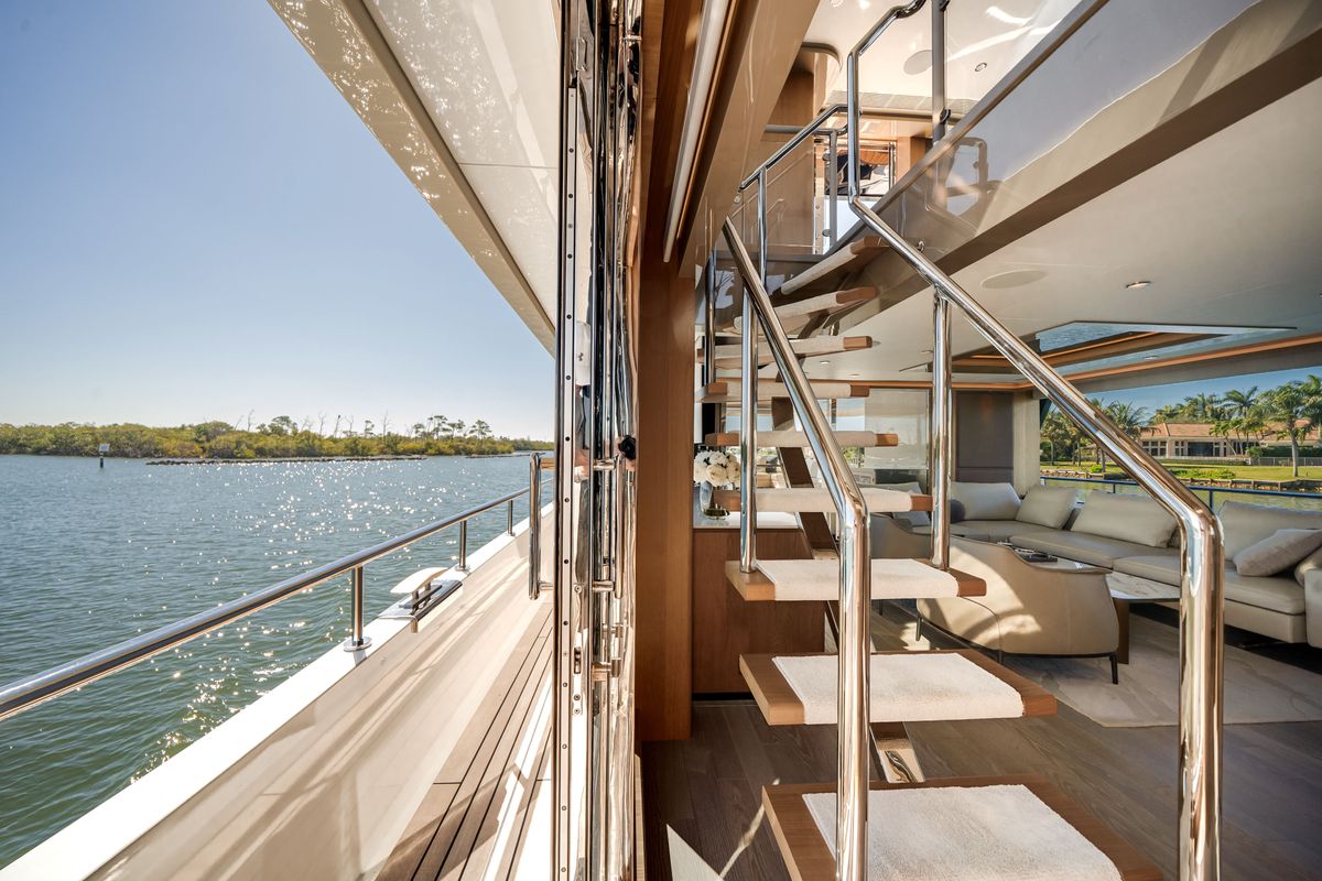 2025 Ocean Alexander 95 