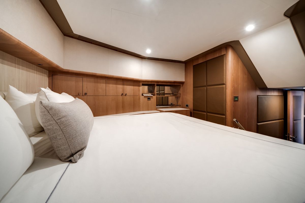 2025 Ocean Alexander 95 