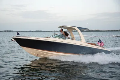 Chris-Craft Launch 28 GT