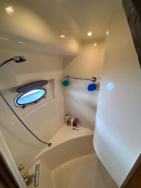 1998 Carver 53 Voyager