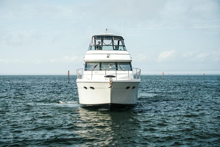 1998 Carver 53 Voyager