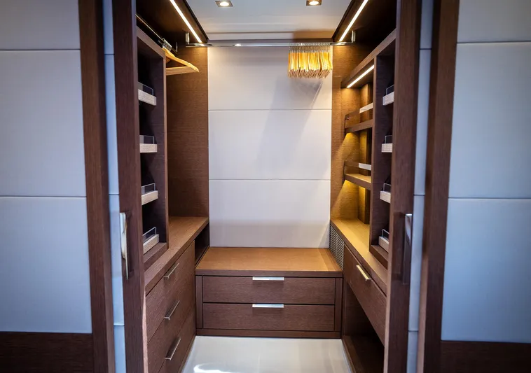 Aeolus 77 Yacht Photos Pics Master Walk-in Closet