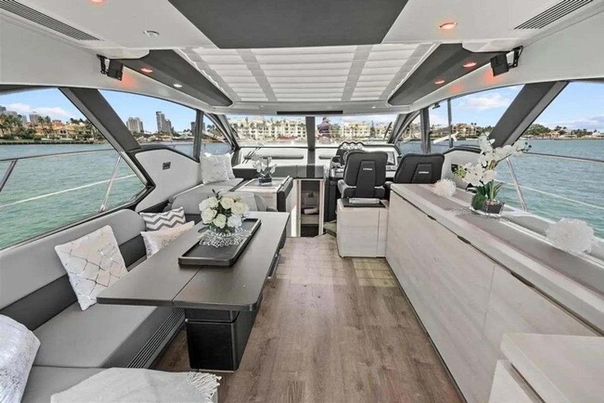 2015 Azimut 54 