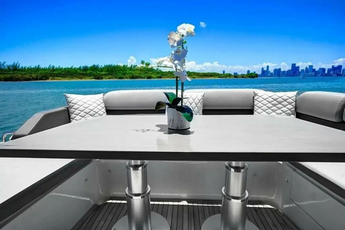 2015 Azimut 54 