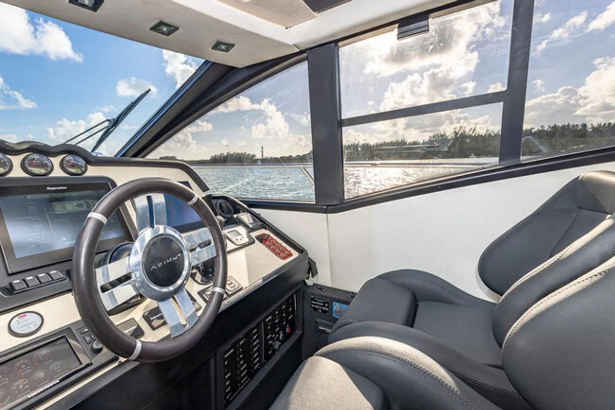 2015 Azimut 54 
