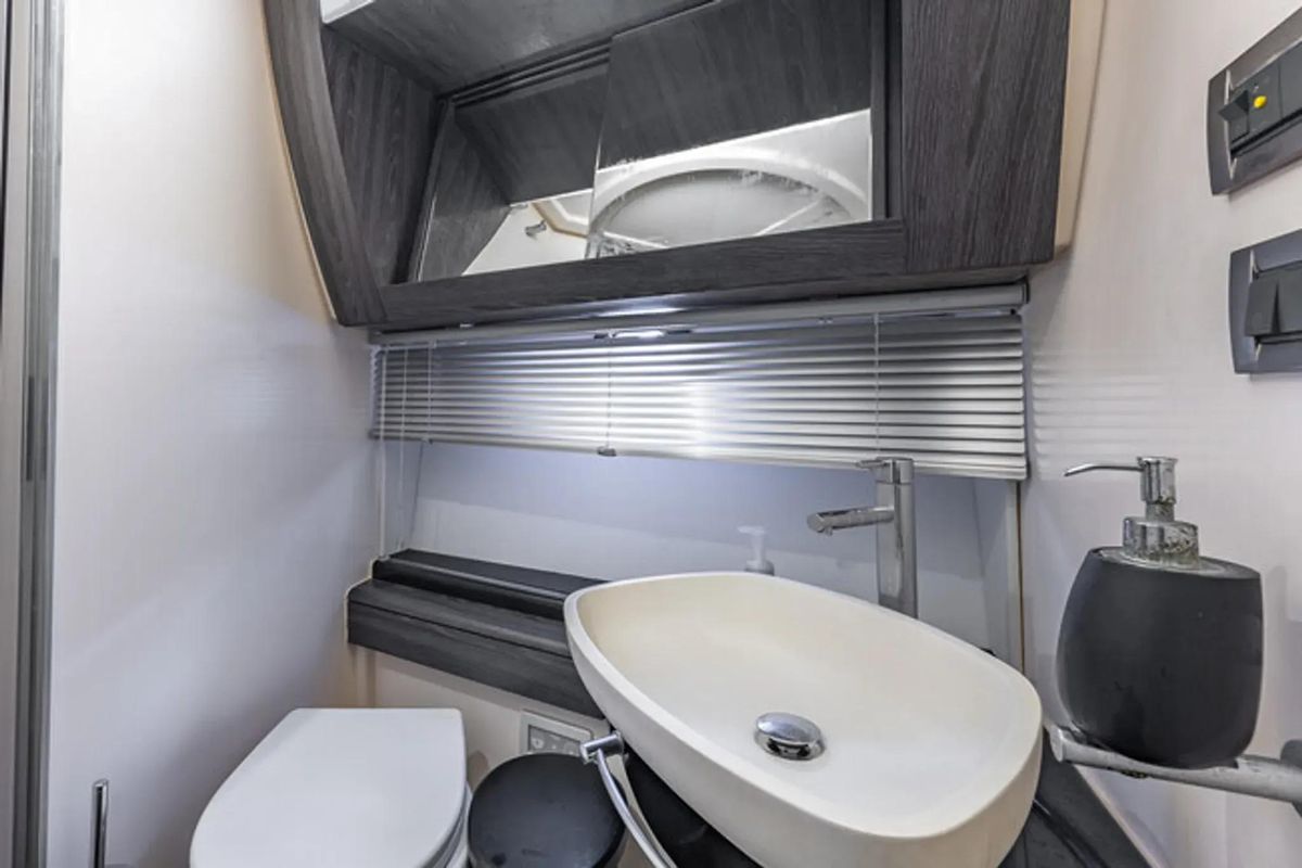 2015 Azimut 54 