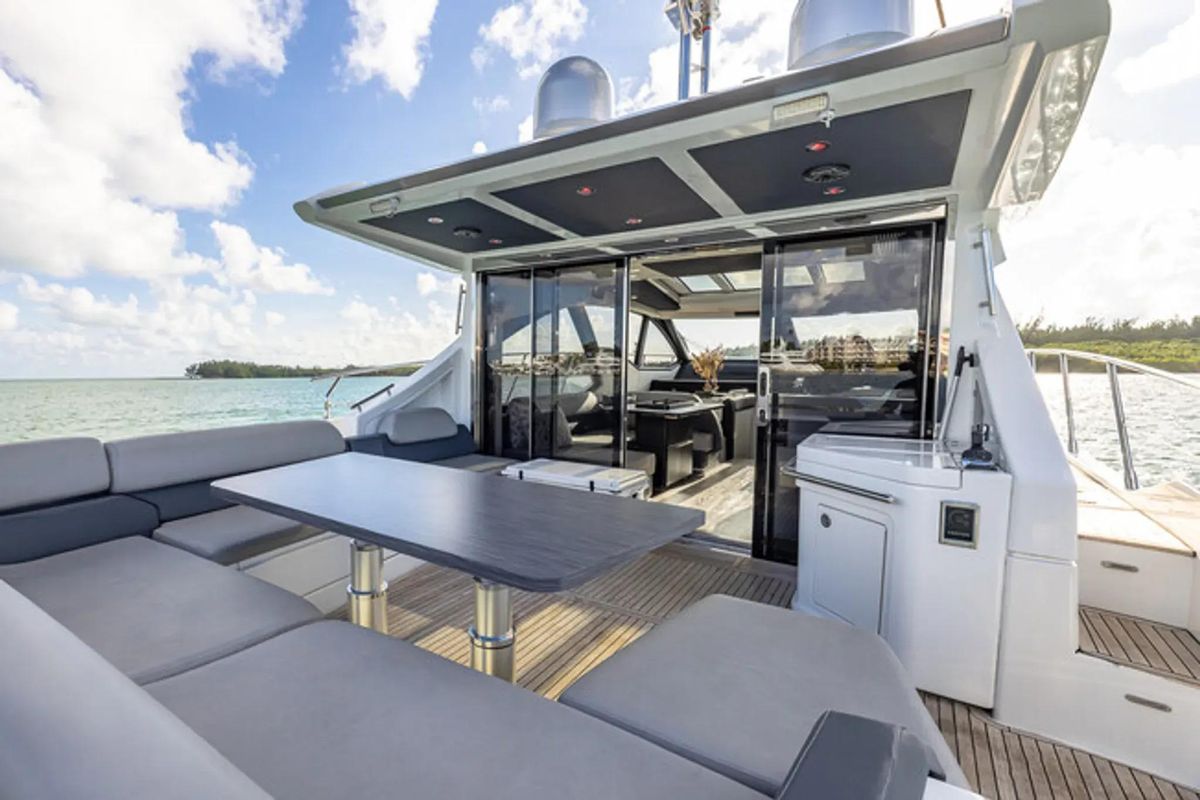 2015 Azimut 54 
