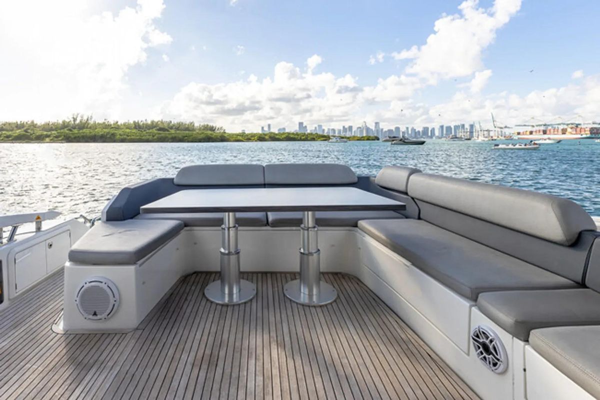 2015 Azimut 54 