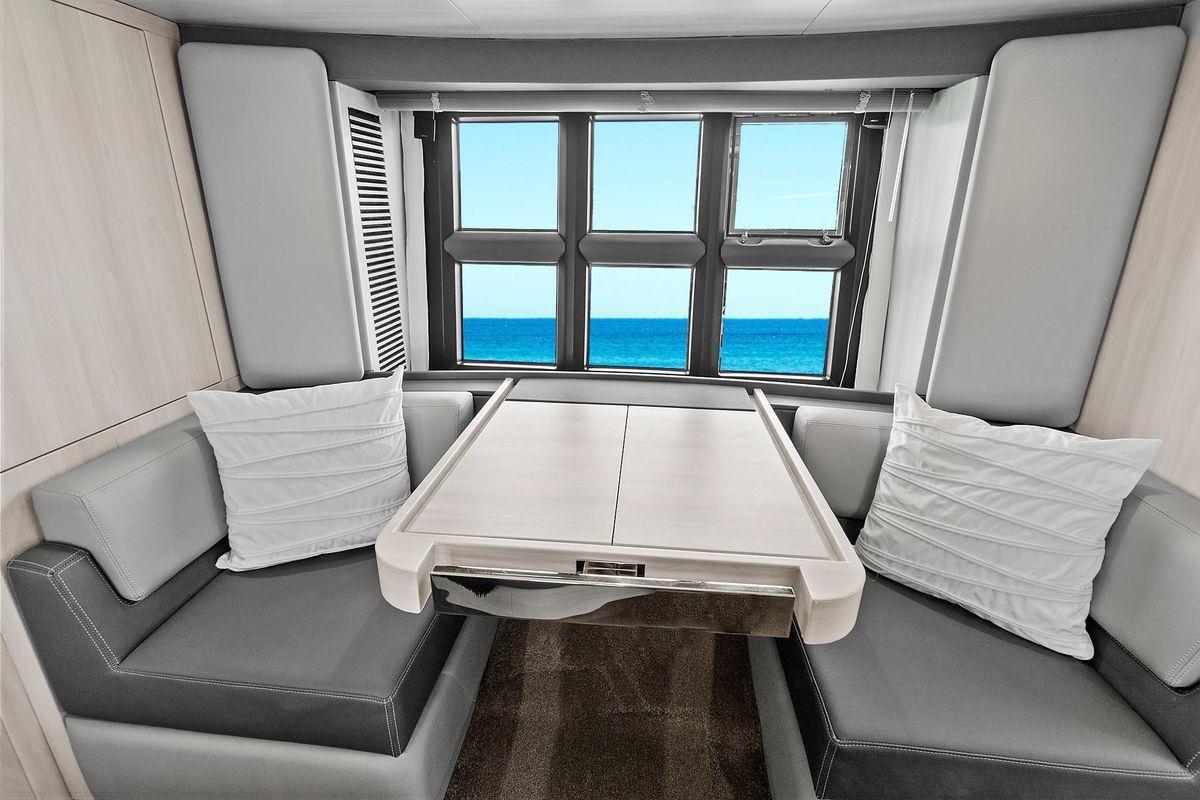 2015 Azimut 54 