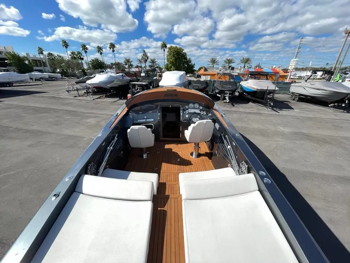 1017gt2017 Yacht Photos Pics 