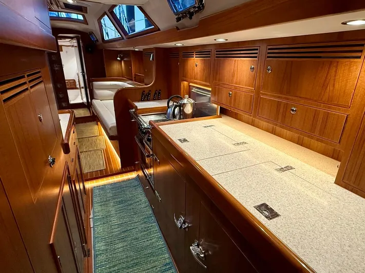 Hylander Yacht Photos Pics 