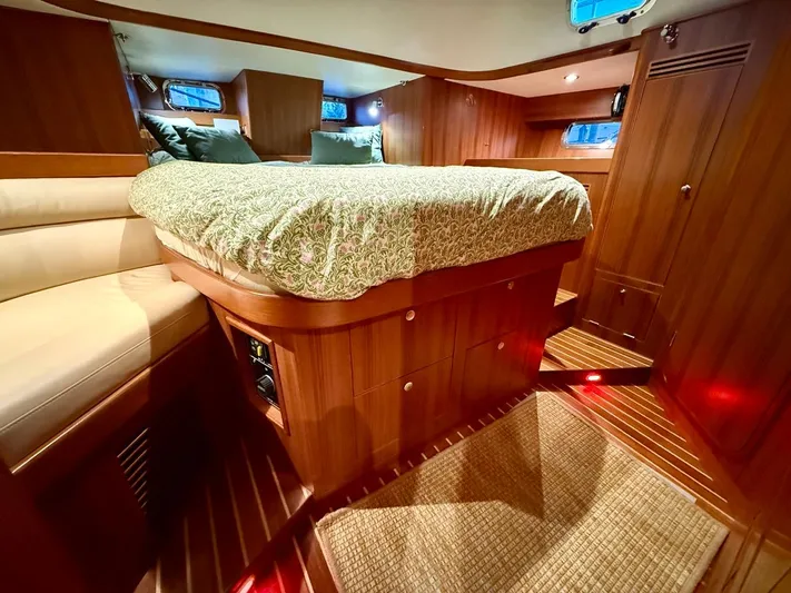 Hylander Yacht Photos Pics 