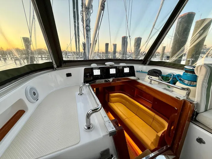 Hylander Yacht Photos Pics 