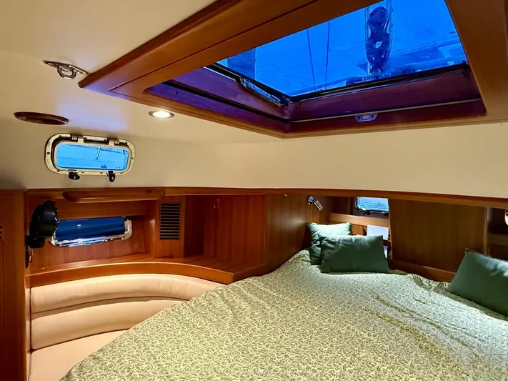 Hylander Yacht Photos Pics 