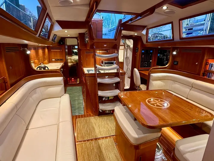 Hylander Yacht Photos Pics 