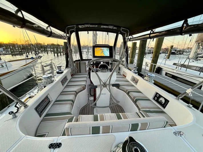 Hylander Yacht Photos Pics 