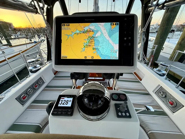 Hylander Yacht Photos Pics 