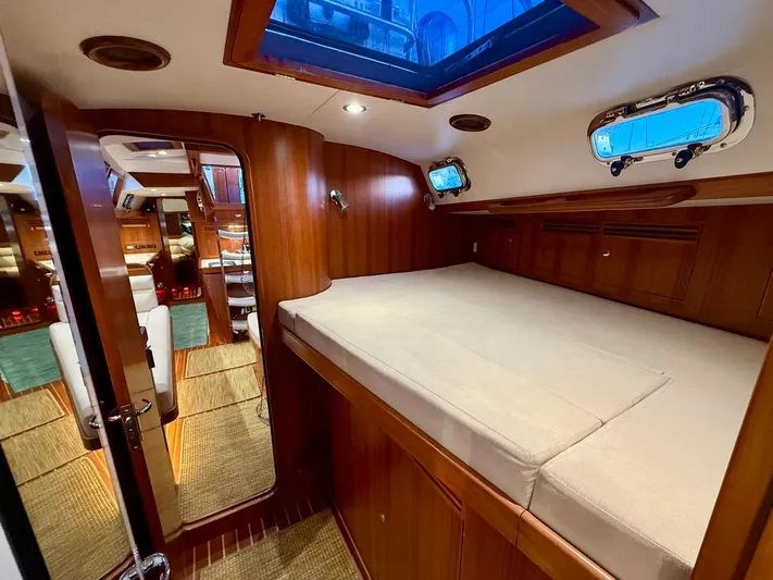 Hylander Yacht Photos Pics 