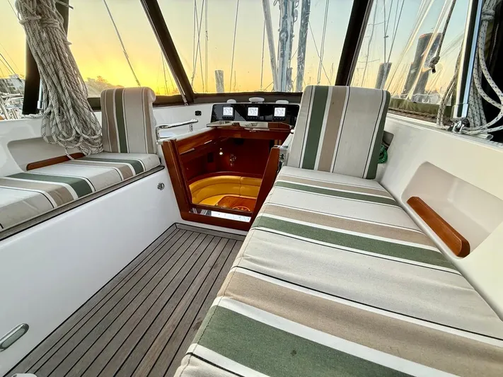 Hylander Yacht Photos Pics 