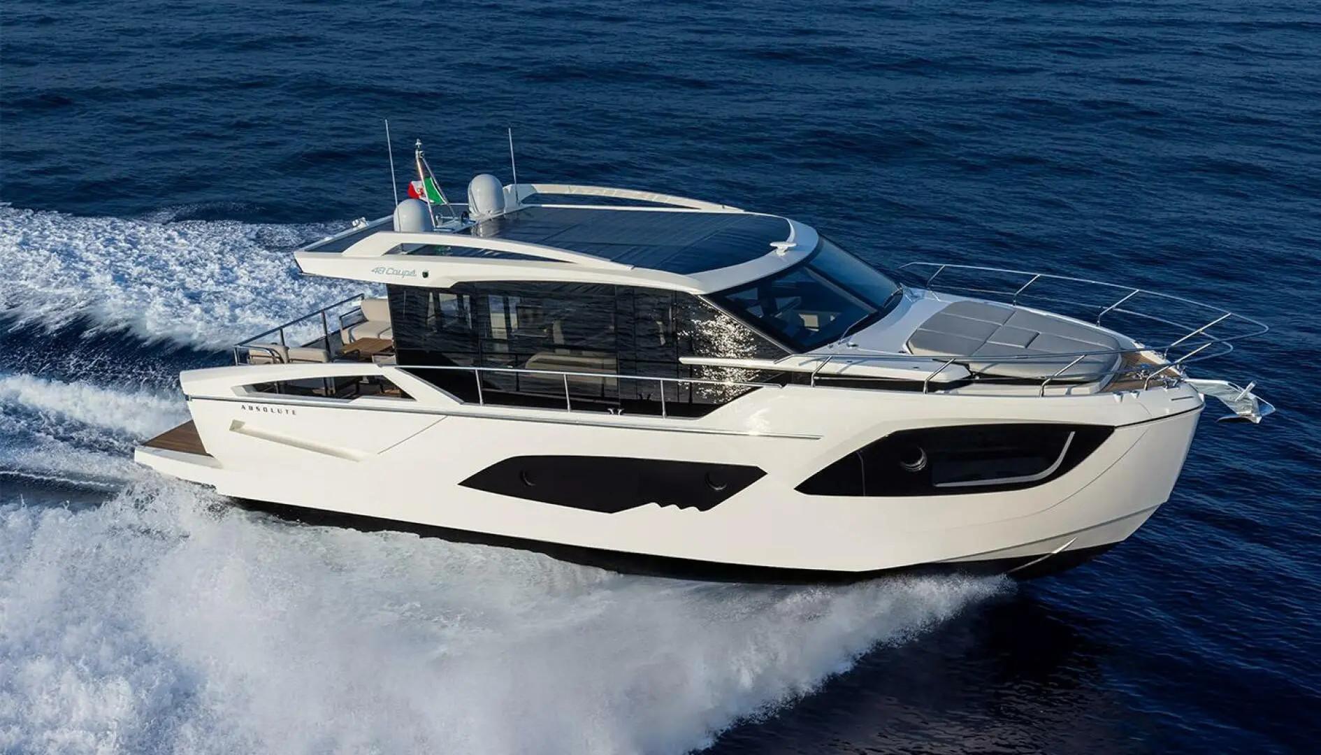 Absolute 48 Coupe Nuevo en Florida - Cosas de Barcos